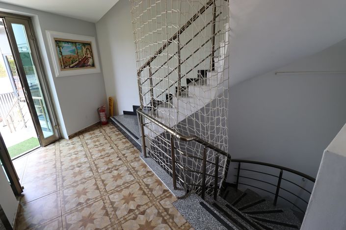 Image No.9-25 Bed Commercial for sale