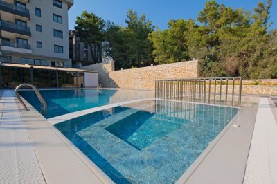 Exterior 4