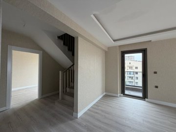 Interior 7