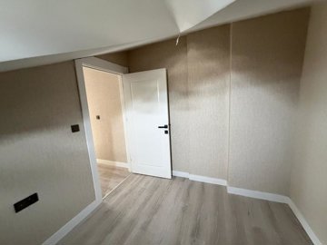 Interior 9