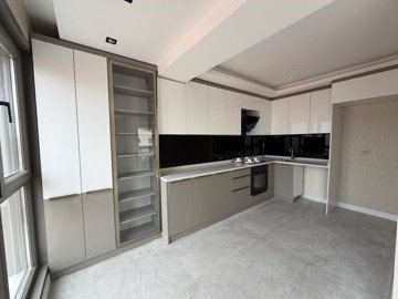 Interior 4