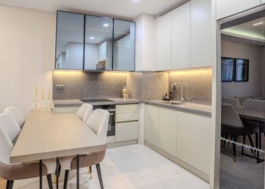 Interior 4