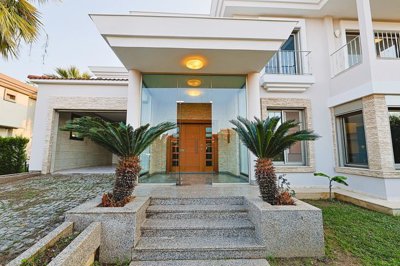 Exterior 8