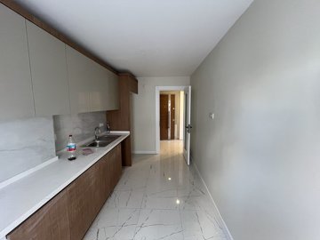 Interior 6