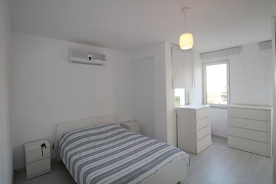 Interior 5