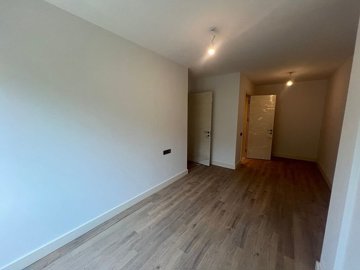 Interior 6