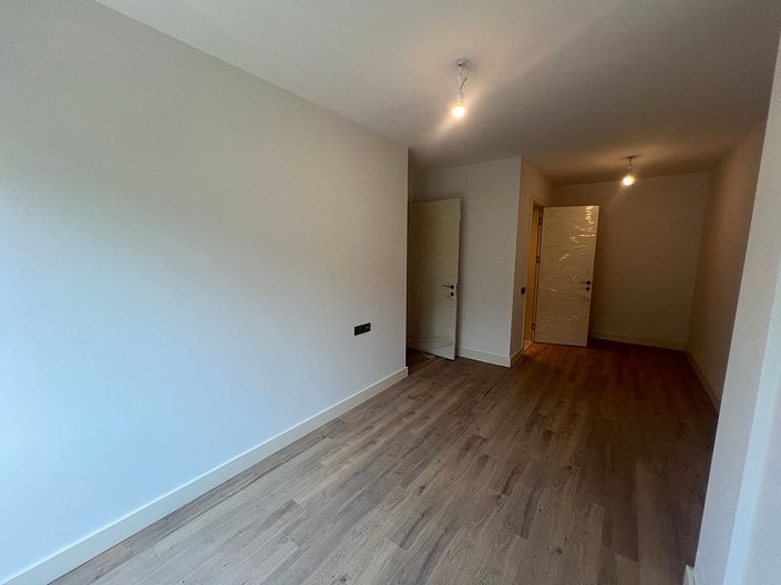 Image No.15-4 Bed Apartment for sale
