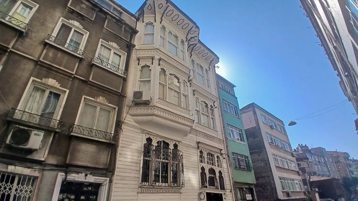 Image No.3-8 Bed House/Villa for sale