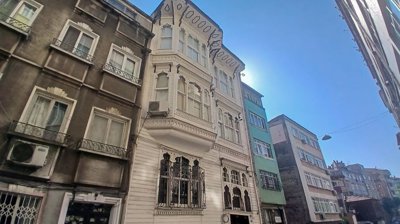 Exterior 3