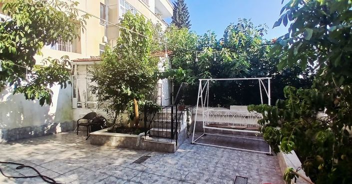 Image No.8-8 Bed House/Villa for sale