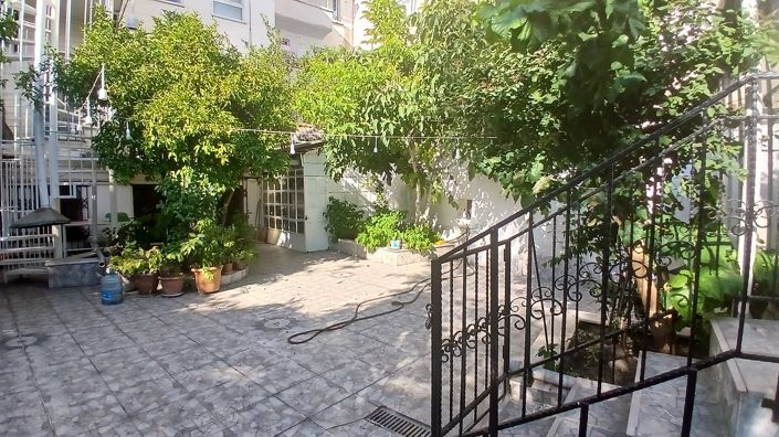 Image No.9-8 Bed House/Villa for sale