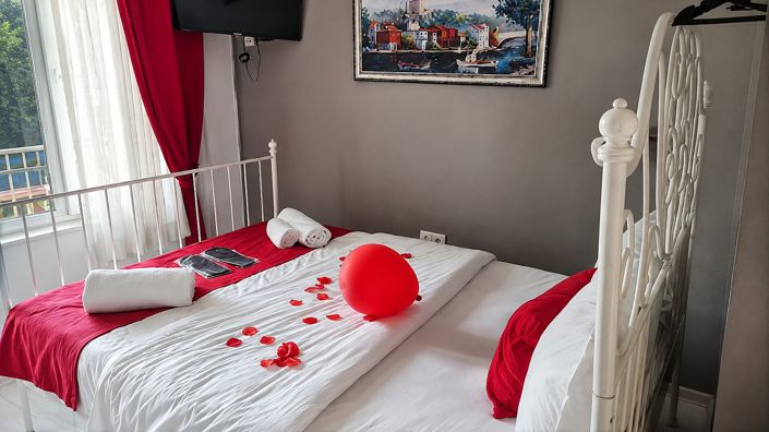 Image No.7-13 Bed Commercial for sale