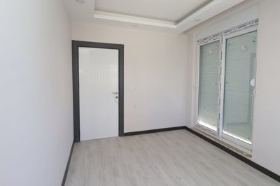 Interior 5