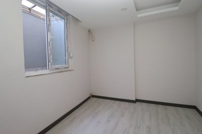 Interior 6