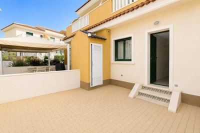 Exterior 5