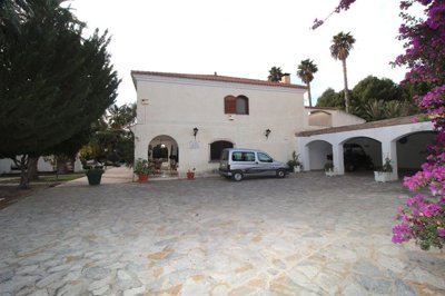 Exterior 8