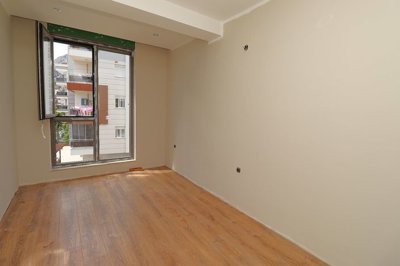 Interior 4