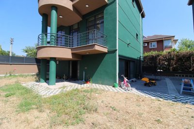 Exterior 8