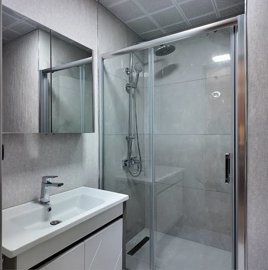 Interior 6