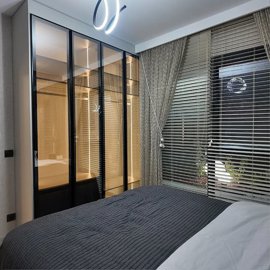 Interior 8