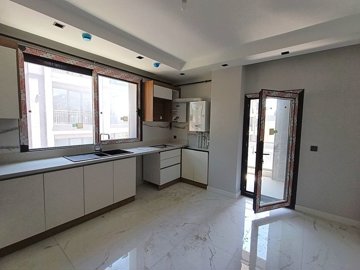 Interior 4