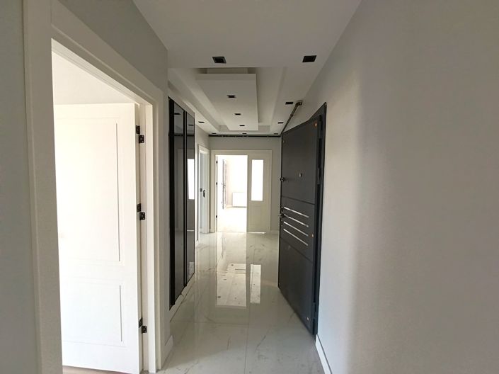 Image No.24-5 Bed Apartment for sale