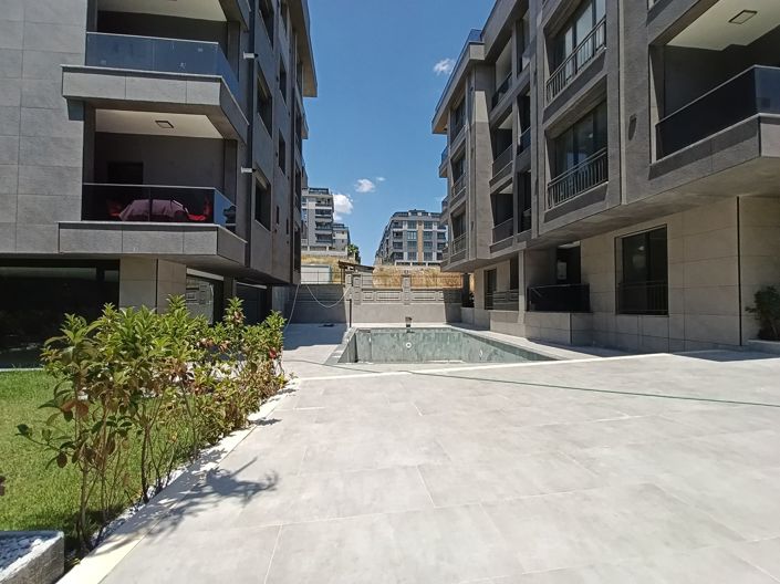 Image No.9-5 Bed Apartment for sale