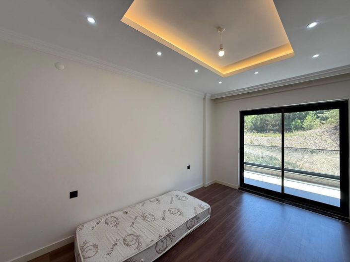 Image No.24-3 Bed Apartment for sale