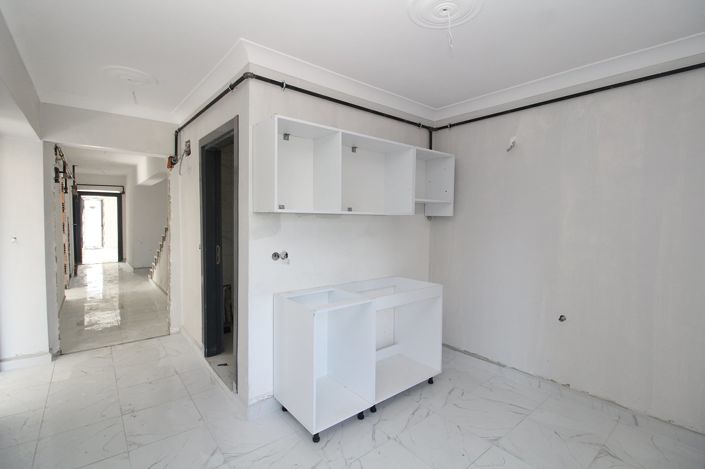 Image No.10-1 Bed Commercial for sale