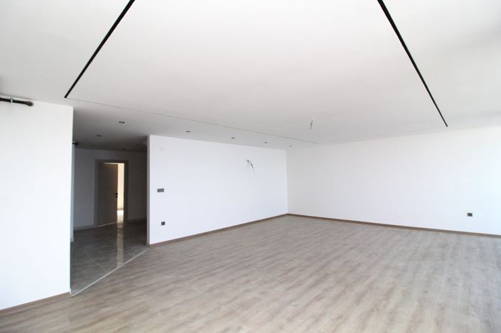 Image No.15-3 Bed Apartment for sale