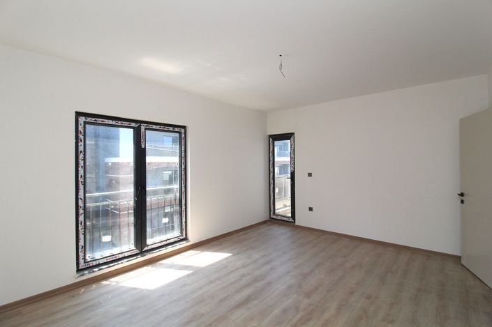 Image No.32-3 Bed Apartment for sale
