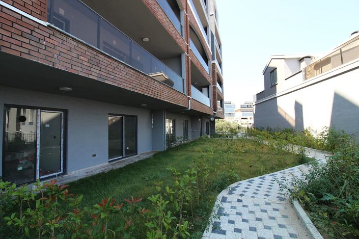 Image No.13-5 Bed Apartment for sale