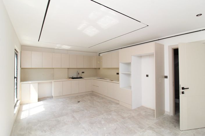 Image No.20-5 Bed Apartment for sale