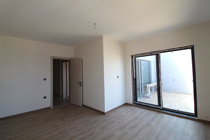 Image No.25-5 Bed Apartment for sale