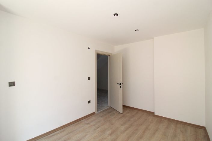 Image No.33-5 Bed Apartment for sale