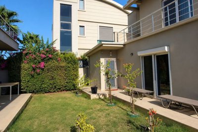 Exterior 4