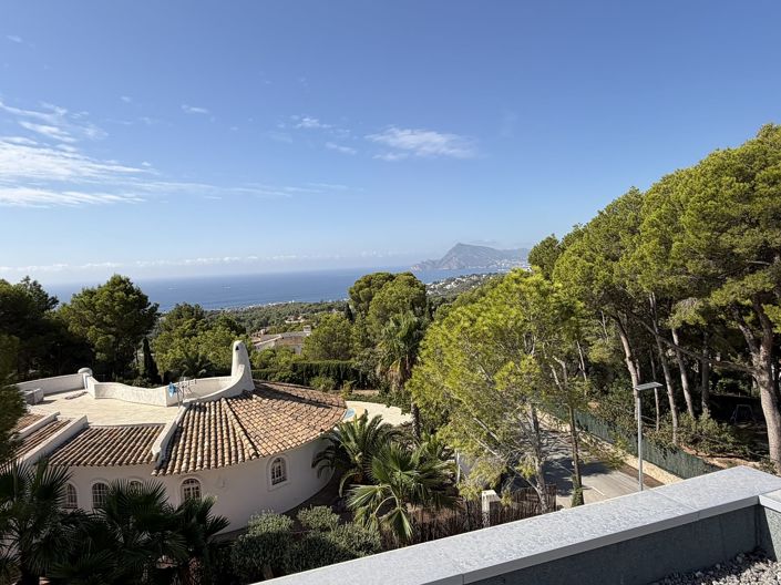 Image No.2-4 Bed House/Villa for sale