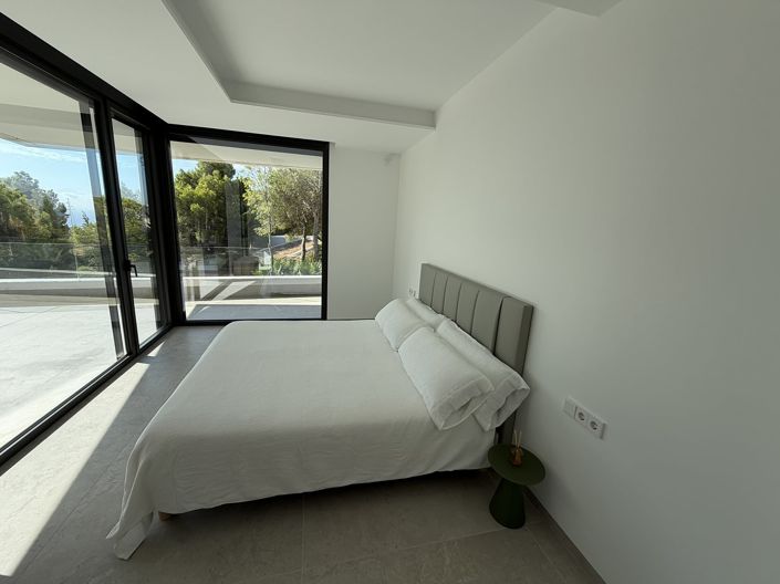 Image No.24-4 Bed House/Villa for sale