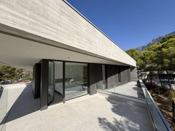 Exterior 9
