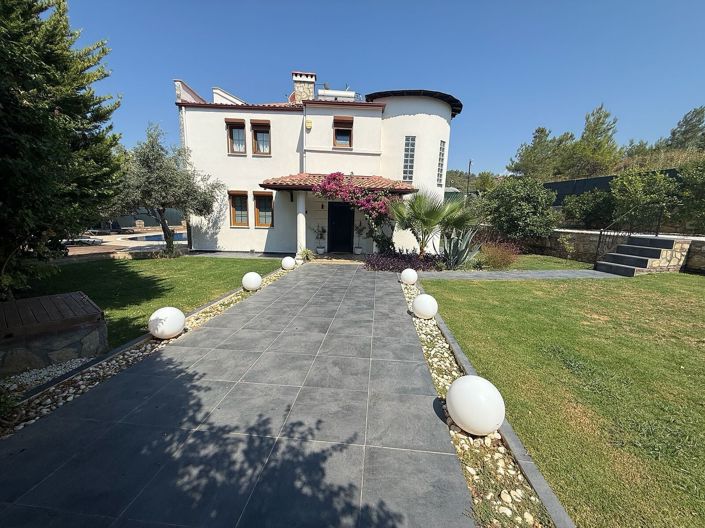 Image No.3-Maison / Villa de 4 chambres à vendre à Foca