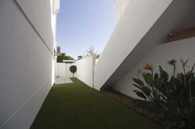 Exterior 12