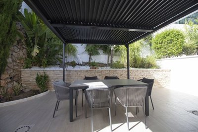 Exterior 8