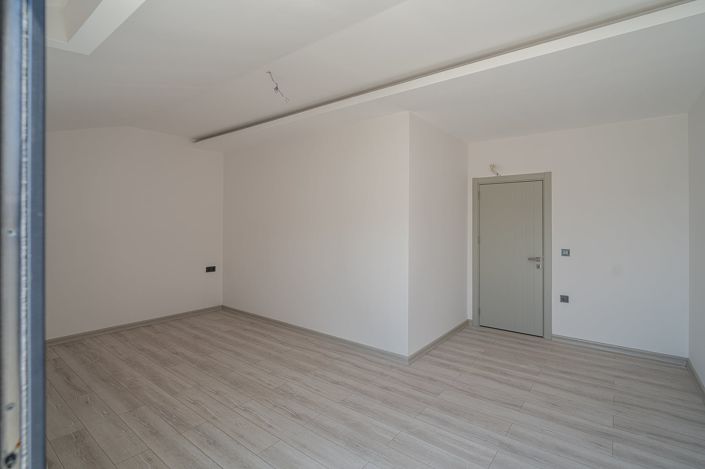 Image No.36-2 Bed Apartment for sale