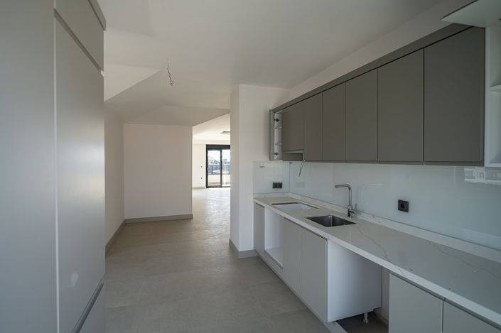 Image No.33-3 Bed Apartment for sale