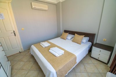 Interior 10