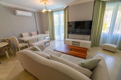 Interior 3