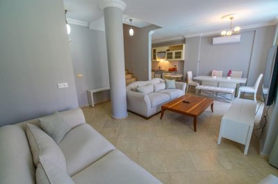 Interior 5