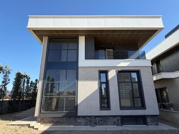 Exterior 4