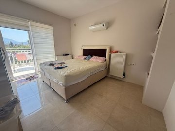 Interior 4