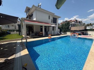 Exterior 4